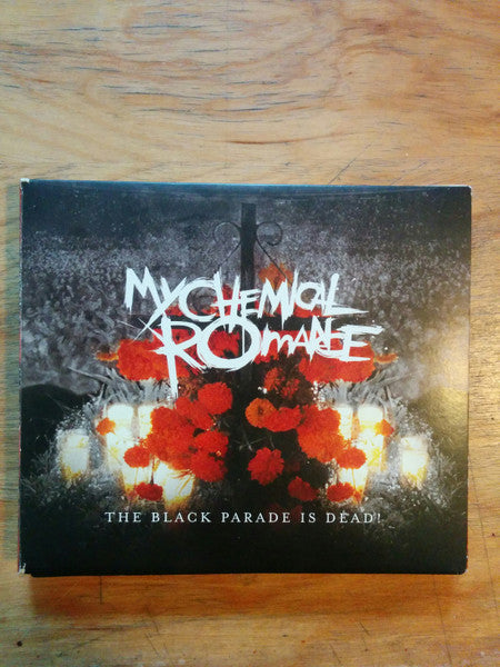 My Chemical Romance : The Black Parade Is Dead! (CD, Album + DVD-V, NTSC + Dig)