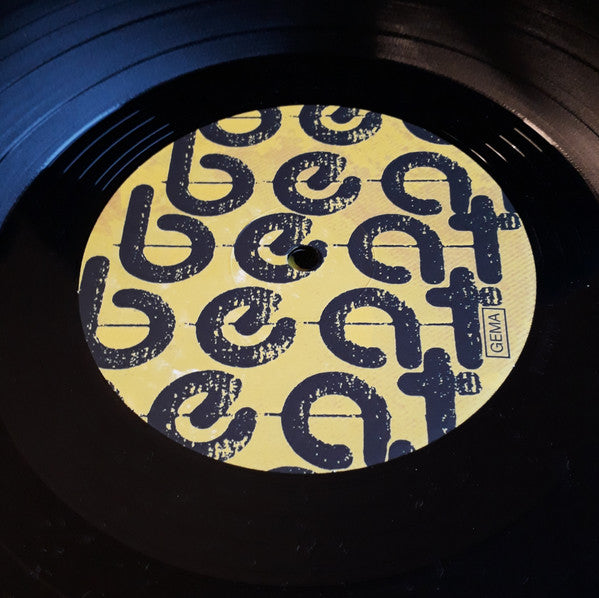 Beat Beat Beat (2) : Living In The Future (LP, Album)
